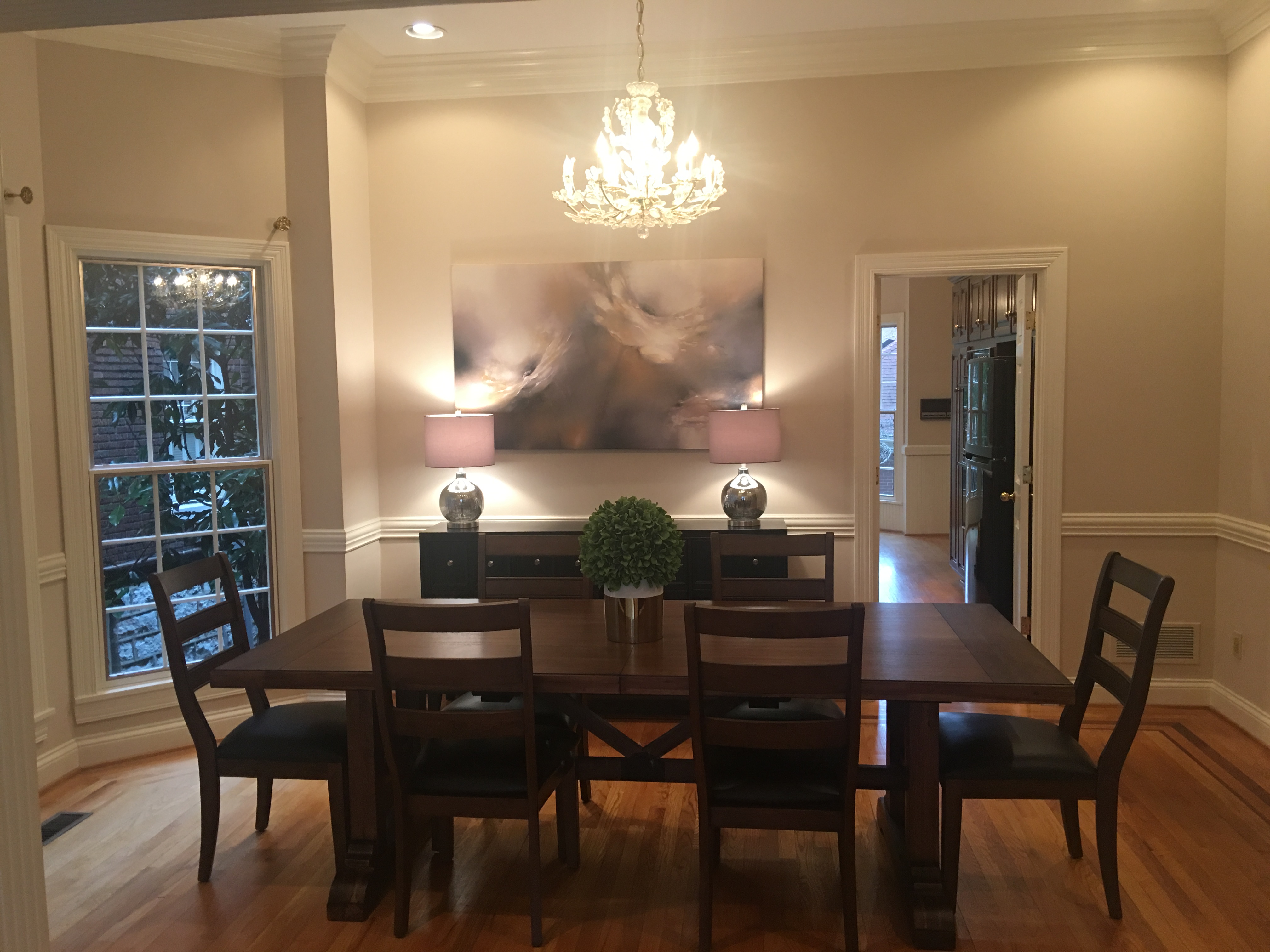 Louisville Kentucky Home Staging, Living Spaces By Lyn, Jennifer Tegeler, Real Estate Home Staging, Sitting Room Staging, Hardwood Flooring, Inlaid Hardwood Flooring Detail, Artwork, Dining Room, Area Rug, Lighting, Accessories